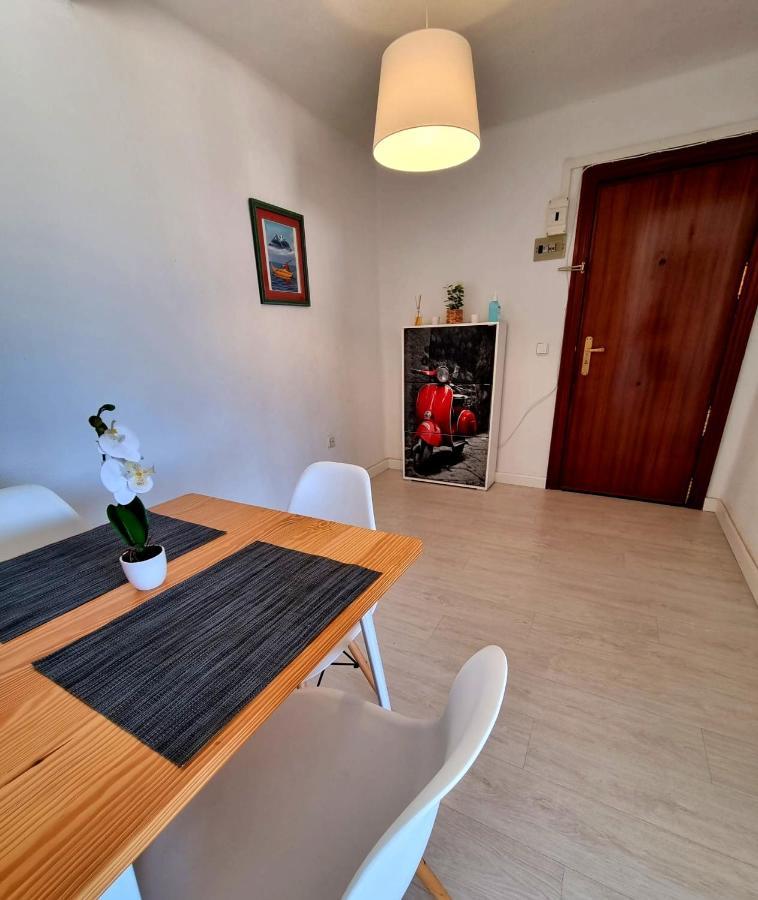 Malaga Vialia Deluxe Apartment Exterior photo